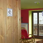 Indren Hus Отель Аланья-Вальсезия